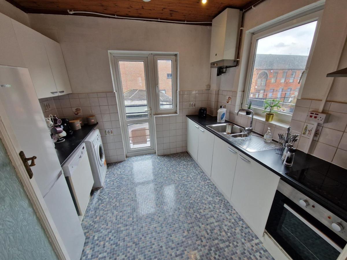 Finchley Holidays Whetstone Exterior foto